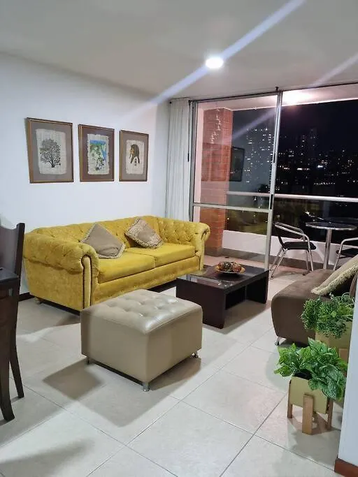 El Poblado, Medellin Con Piscina, Gym, Comodo, Linda Vista.