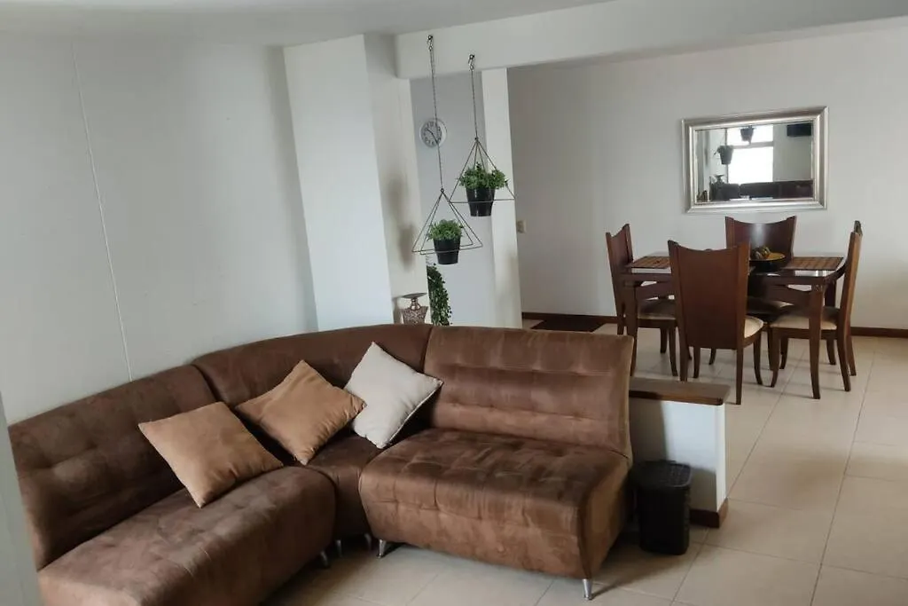 Apartment El Poblado, Medellin Con Piscina, Gym, Comodo, Linda Vista.