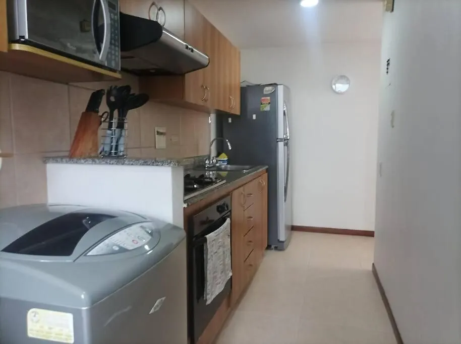 El Poblado, Medellin Con Piscina, Gym, Comodo, Linda Vista.