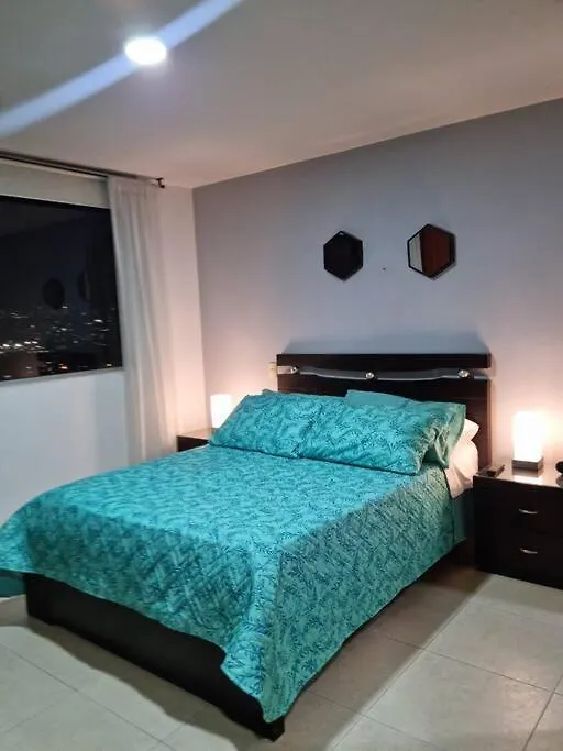 Apartment El Poblado, Medellin Con Piscina, Gym, Comodo, Linda Vista.